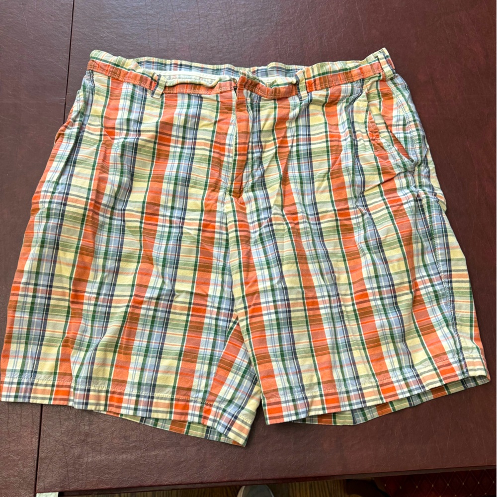 Jos A Bank men’s plaid shorts